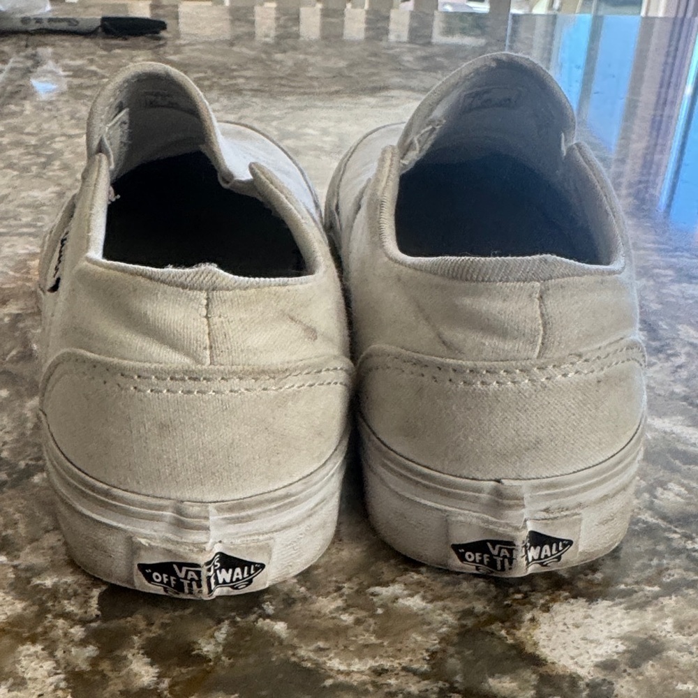 Vans Women's Cream Slip-On Sneakers / Q7 - Picture 4 of 5